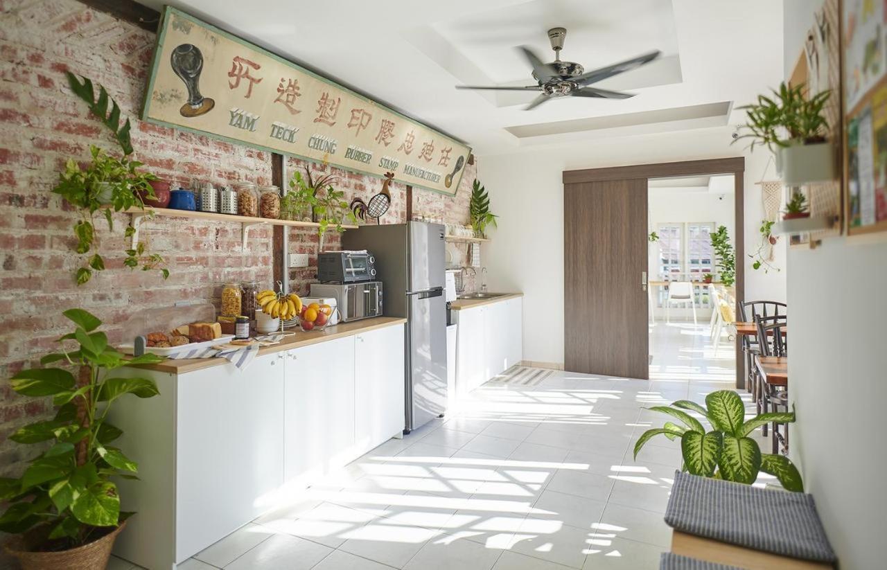 Sleepy Nomad Guesthouse Малакка Экстерьер фото